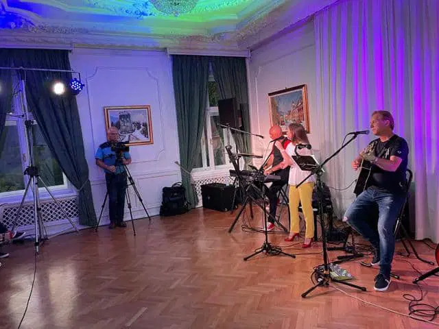 Drugi dvorni glasbeni večer v dvorcu Bukovje s skupino Tris