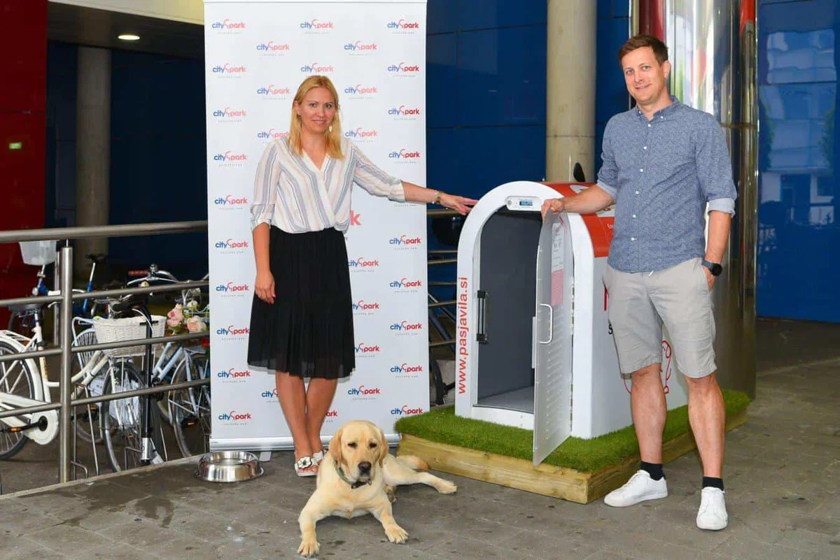 Korošec prvi v srednji Evropi s pametno pasjo uto, otvoritev danes v Citycentru Ljubljana