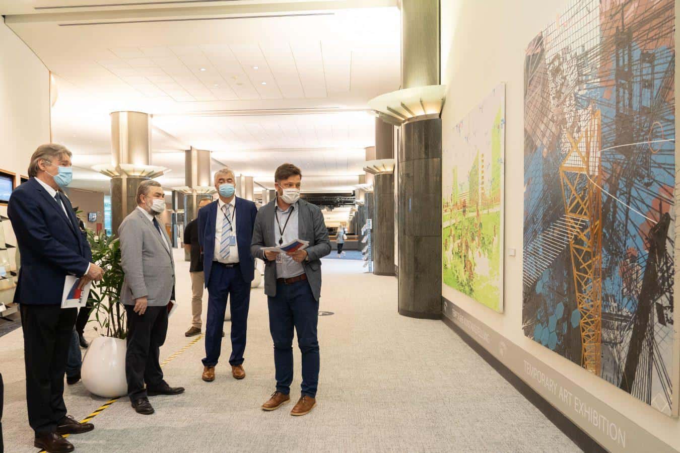 V Bruslju v času predsedovanja Slovenije na ogled razstava po izboru kustosa Marka Košana iz KGLU. Priprave so zaznamovali zapleti, a minister je z rezultatom zadovoljen