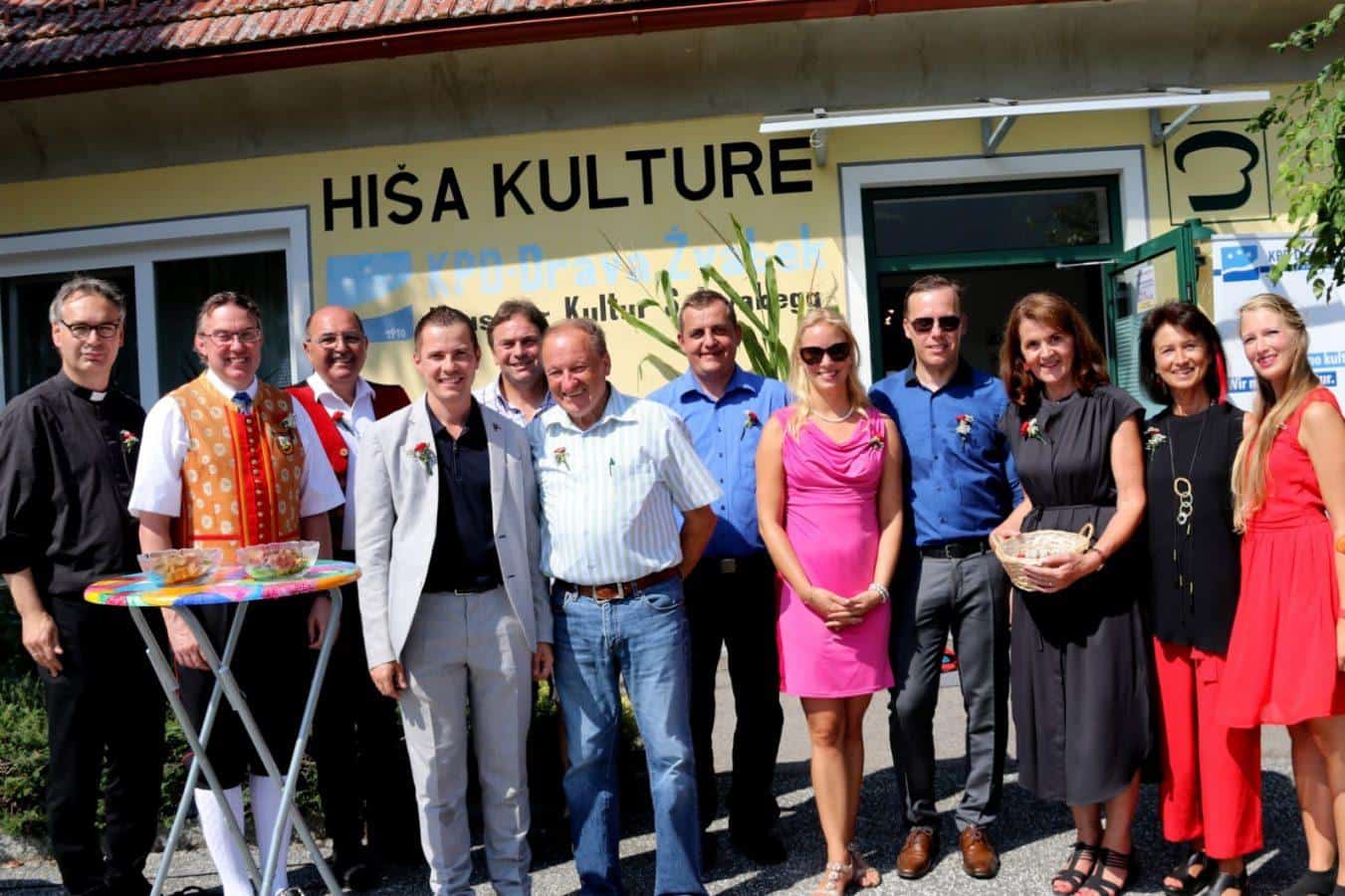 Velik jubilej Kulturnega društva Drava praznovali z nostalgično vožnjo in pestrim kulturnim programom. Ustavili so se tudi v Libeličah