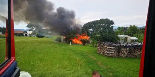 Policija sporočila vzrok in podrobnosti nedeljskega požara v Šmartnem pri Slovenj Gradcu (FOTO)