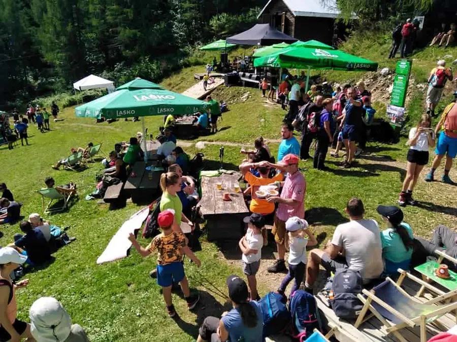 Druženje “Gremo v Hribe”, gremo na Peco uspelo (FOTO)