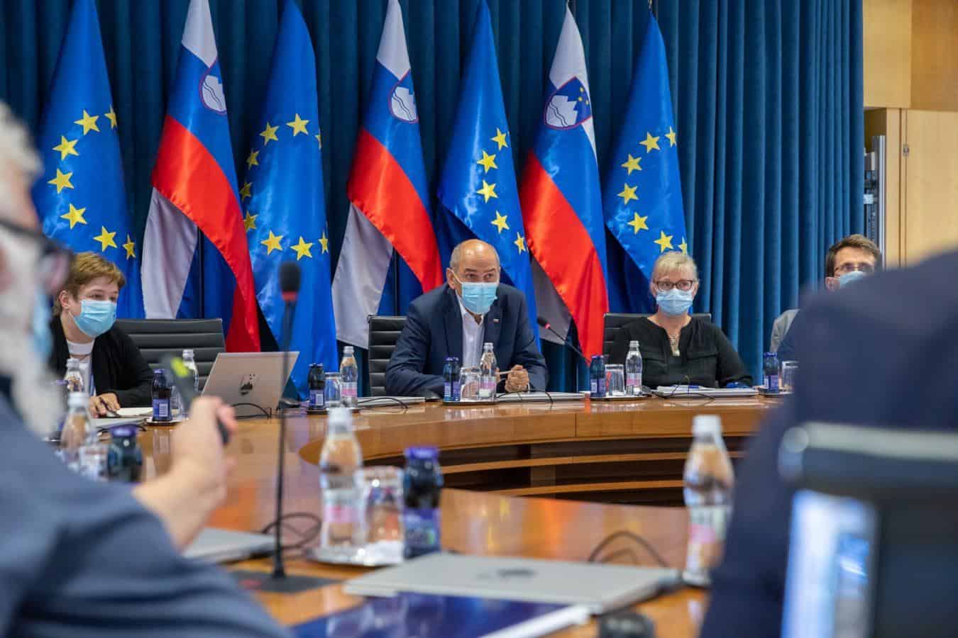 Precepljenost je za zaustavljanje različice delta prenizka. Janša: "Cepimo se in omogočimo normalno življenje in šolanje v jeseni"