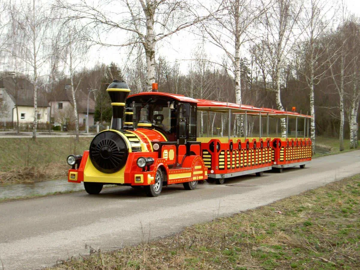 110 let Kulturnega društva Drava: Nostalgična vožnja s kulturnimi točkami, ustavili se bodo tudi v Libeličah (FOTO)