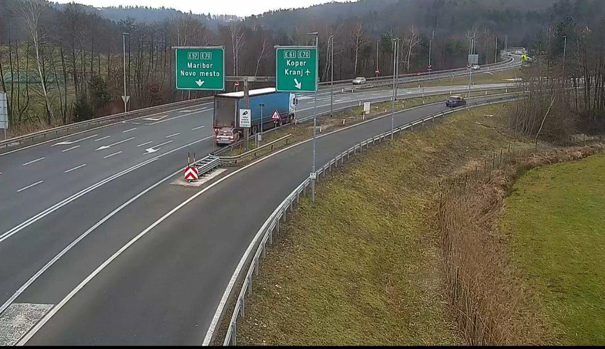 VIDEO: Neverjetno: S tovornim vozilom vzvratno po avtocesti