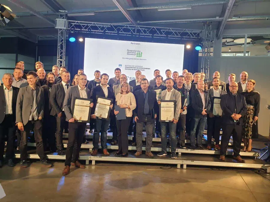 Na Prevaljah podelili priznanja najboljšim inovacijam v koroški regiji za leto 2021 (FOTO)