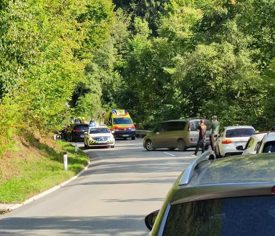 V razmaku enajstih minut na Koroškem dve prometni nesreči