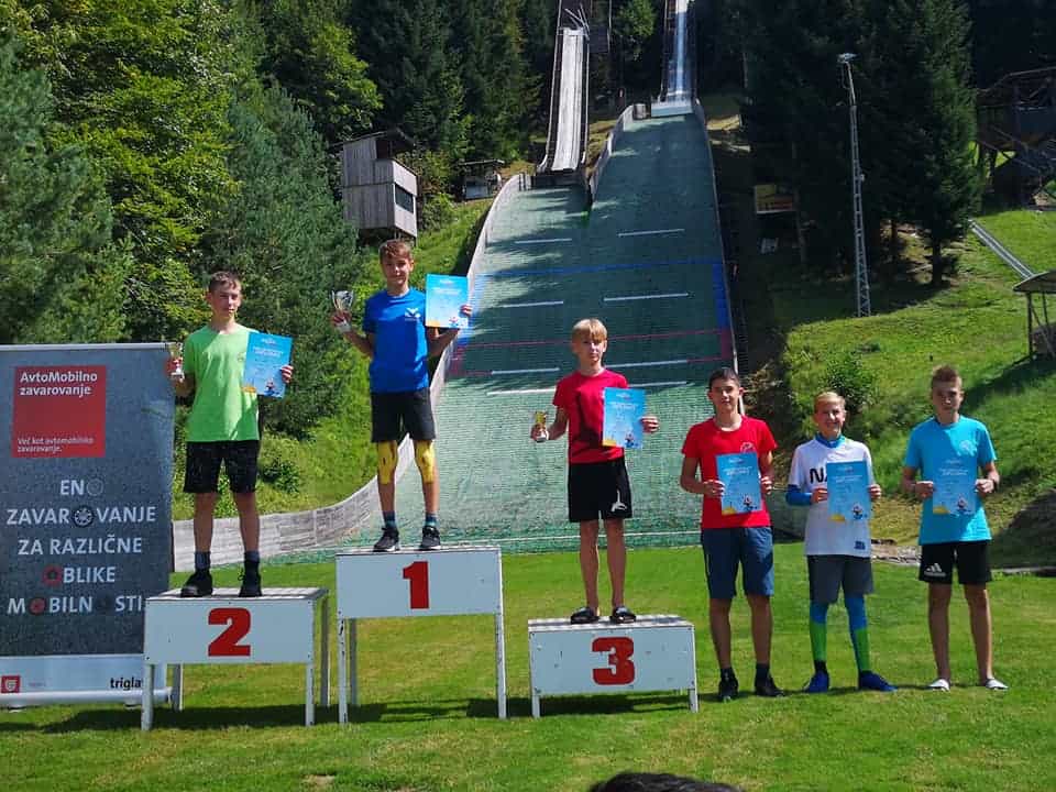 Člani Smučarsko skakalnega kluba Mislinje deklasirali konkurenco