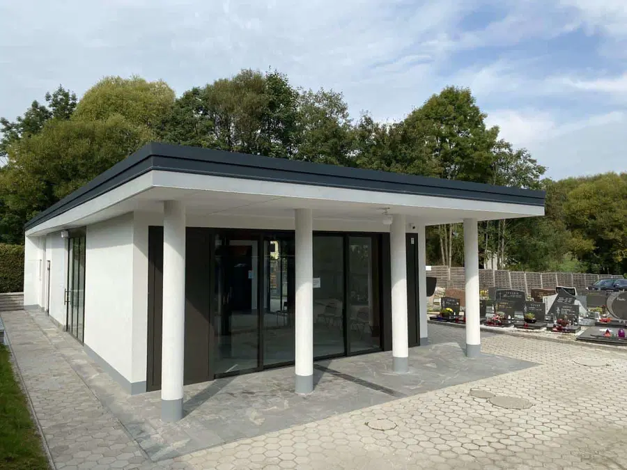 V Kotljah namenu predali nov poslovilni objekt