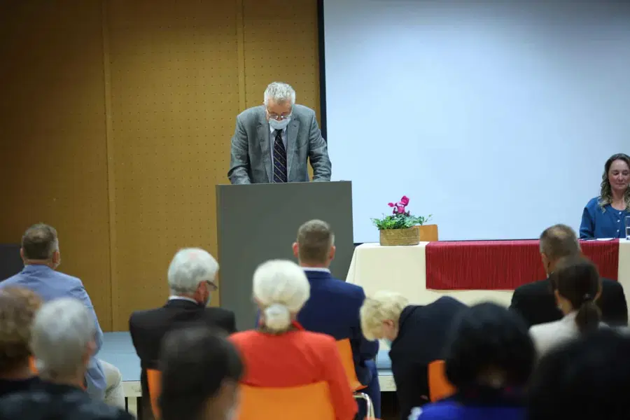 Ob mednarodnem dnevu starejših v Slovenj Gradcu pripravili posvet o storitvi Kažipot 55+ (FOTO)