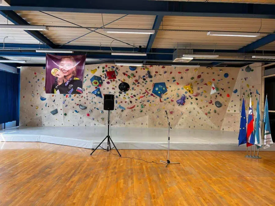 POSNETEK PRENOSA V ŽIVO: Otvoritev nove plezalne stene v Slovenj Gradcu (VIDEO in FOTO)