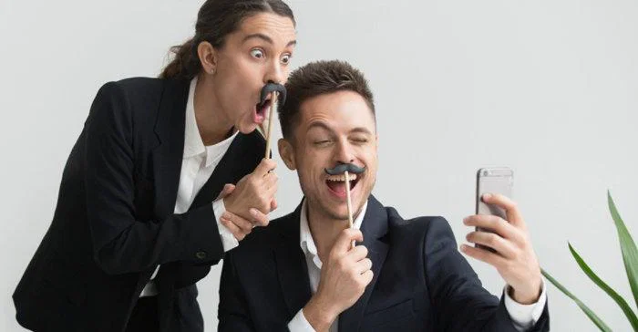 Vici in šale v službi – da ali ne?