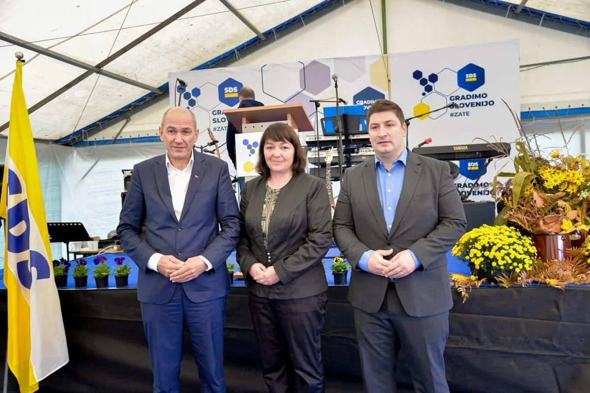 FOTOGALERIJA: Srečanje članov in simpatizerjev SDS na Koroškem