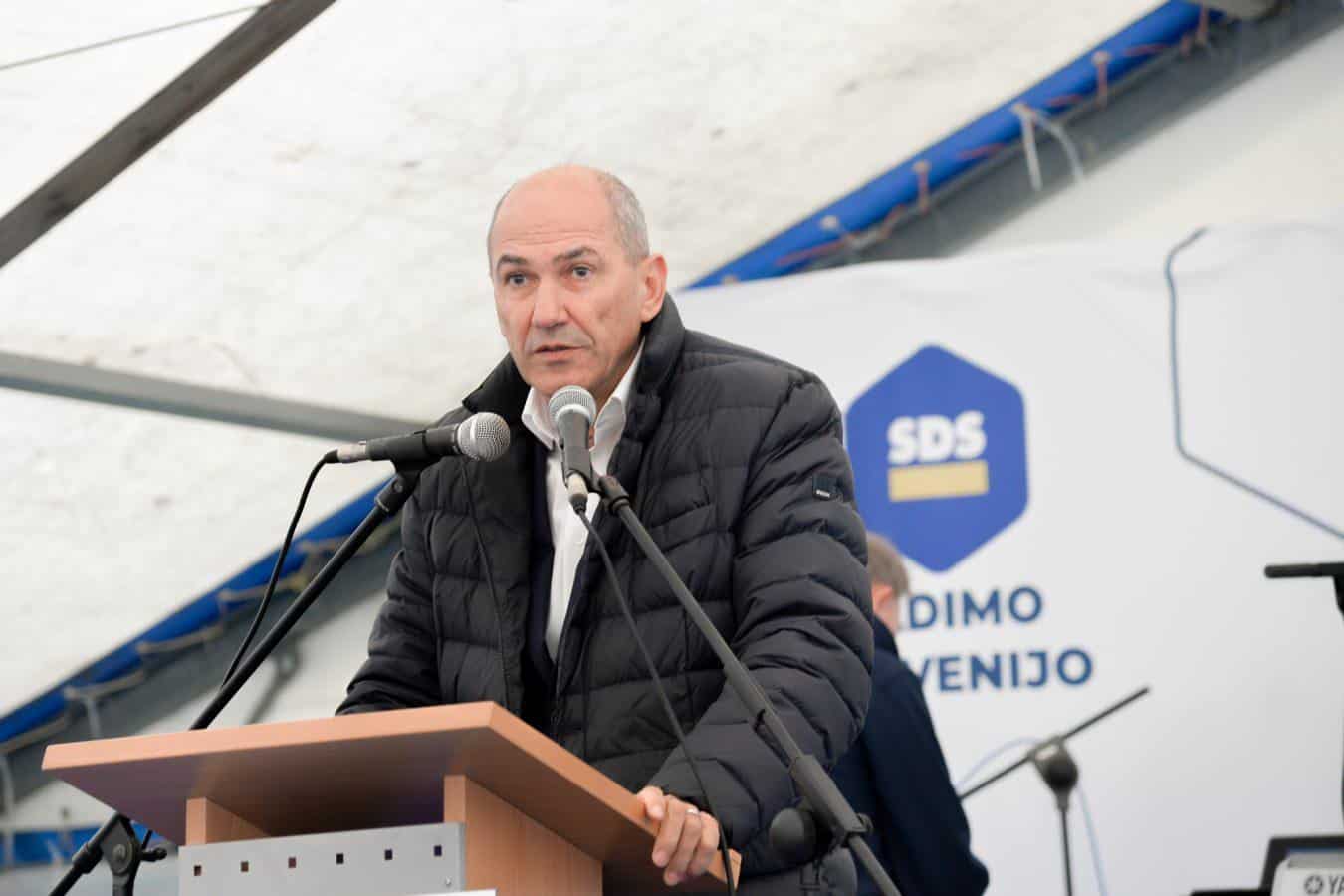 Janša dobil spominsko ploščo pred ukrajinskim parlamentom