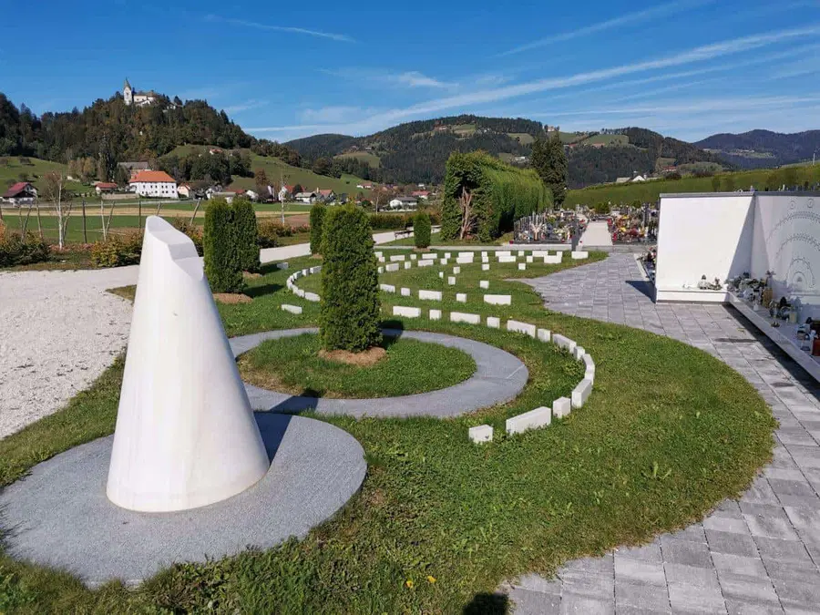 V Slovenj Gradcu bodo obeležili spomin na otroke, ki so umrli med nosečnostjo ali kmalu po porodu