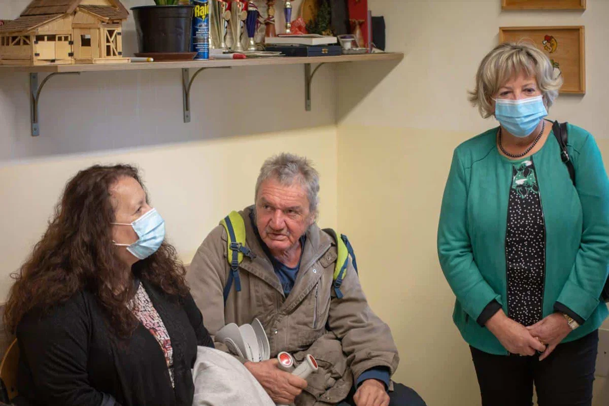 Slovenjgraško zavetišče za brezdomce polno, epidemija povečala stiske (VIDEO in FOTO)