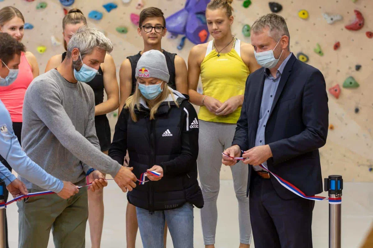 V Slovenj Gradcu namenu predali novo plezalno steno (VIDEO in FOTO)