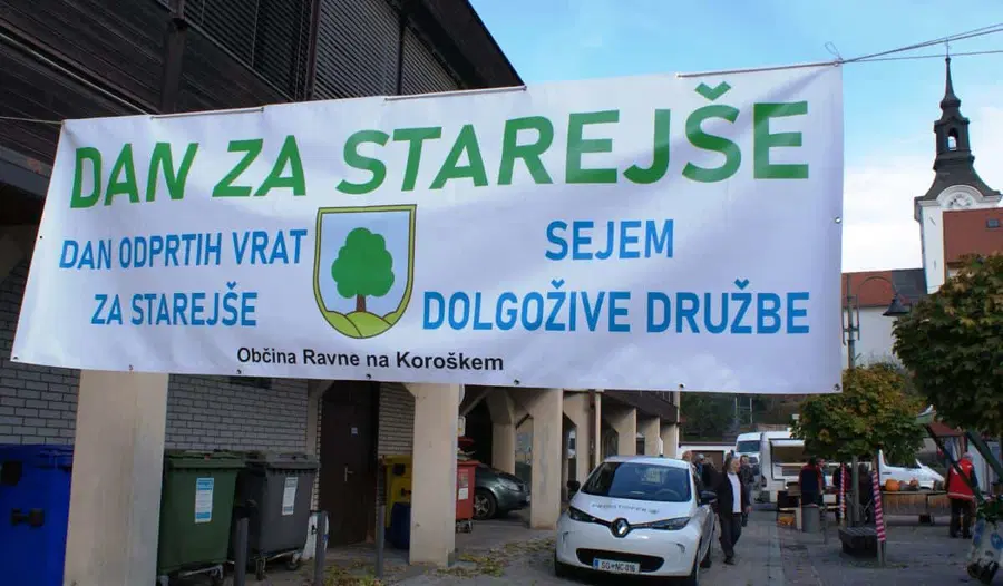 Na Ravnah pripravili "Dan za starejše" in obeležili jubilejno vožnjo s Prostoferjem (FOTO)