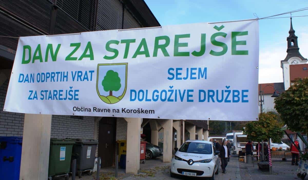 Na Ravnah pripravili "Dan za starejše" in obeležili jubilejno vožnjo s Prostoferjem (FOTO)