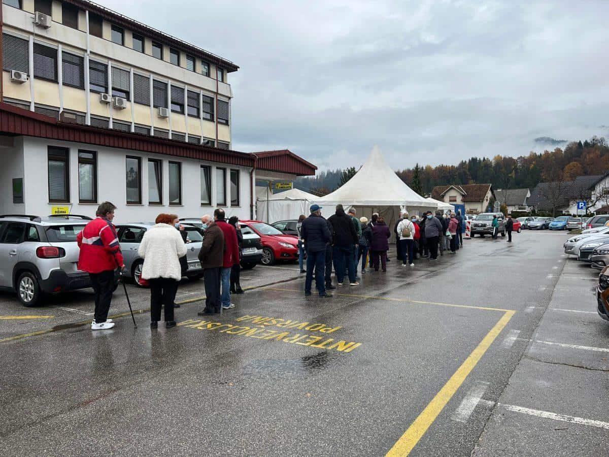 Tudi v soboto cepljenje proti covidu-19 za nenaročene v Slovenj Gradcu in na Ravnah