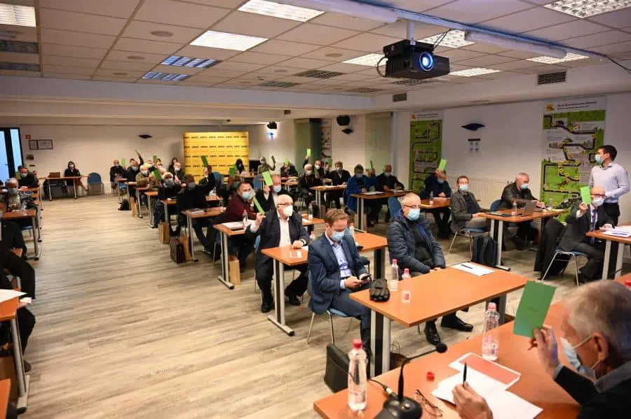 Andrej Brglez novi predsednik AMZS. Predsednik Strokovnega sveta za varno mobilnost Ferdo Abraham, regijski predstavnik za Koroško Matjaž Kamnik