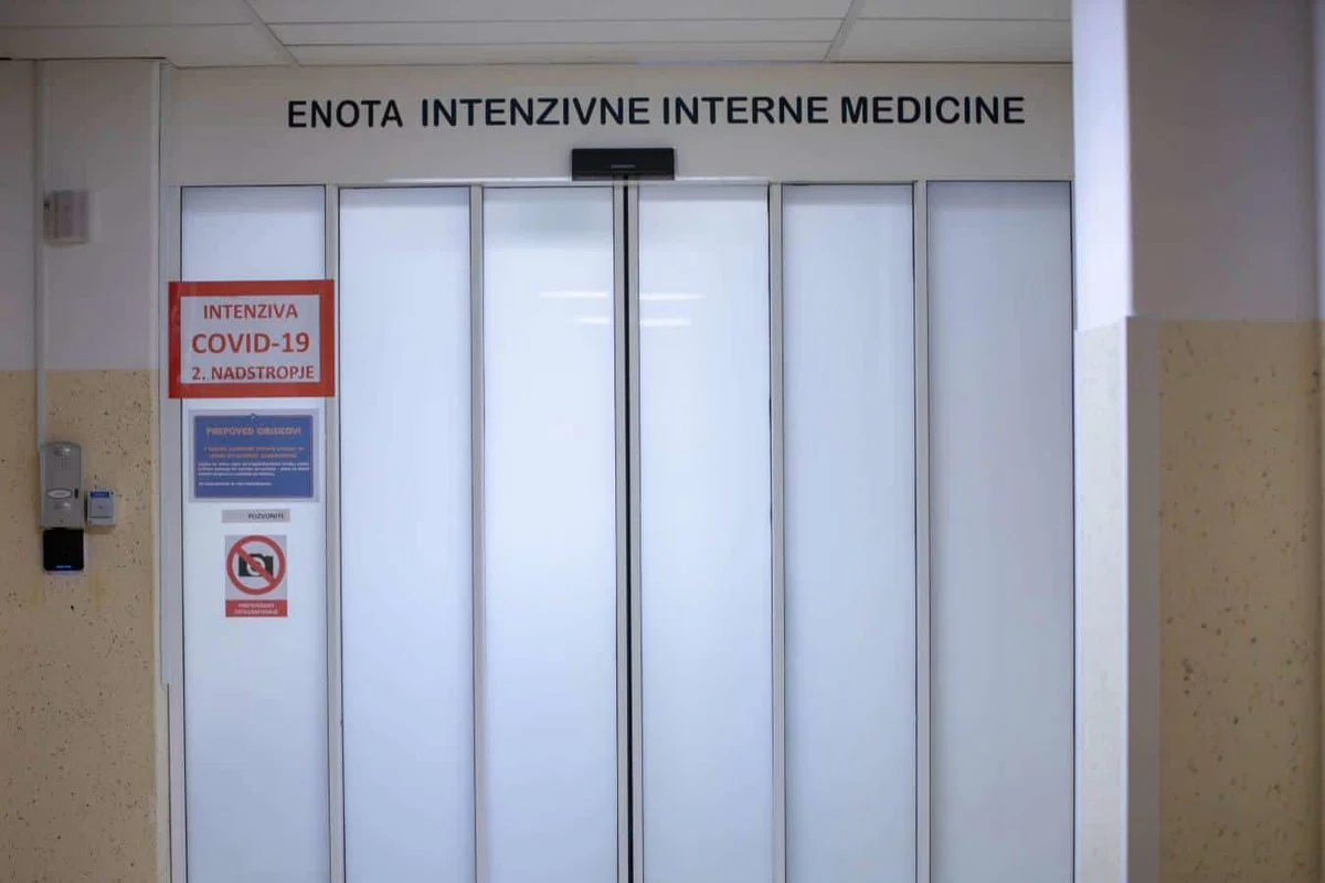 Na Koroškem v torek 99 novih okužb, v SB Slovenj Gradec zdravijo 35 covidnih bolnikov