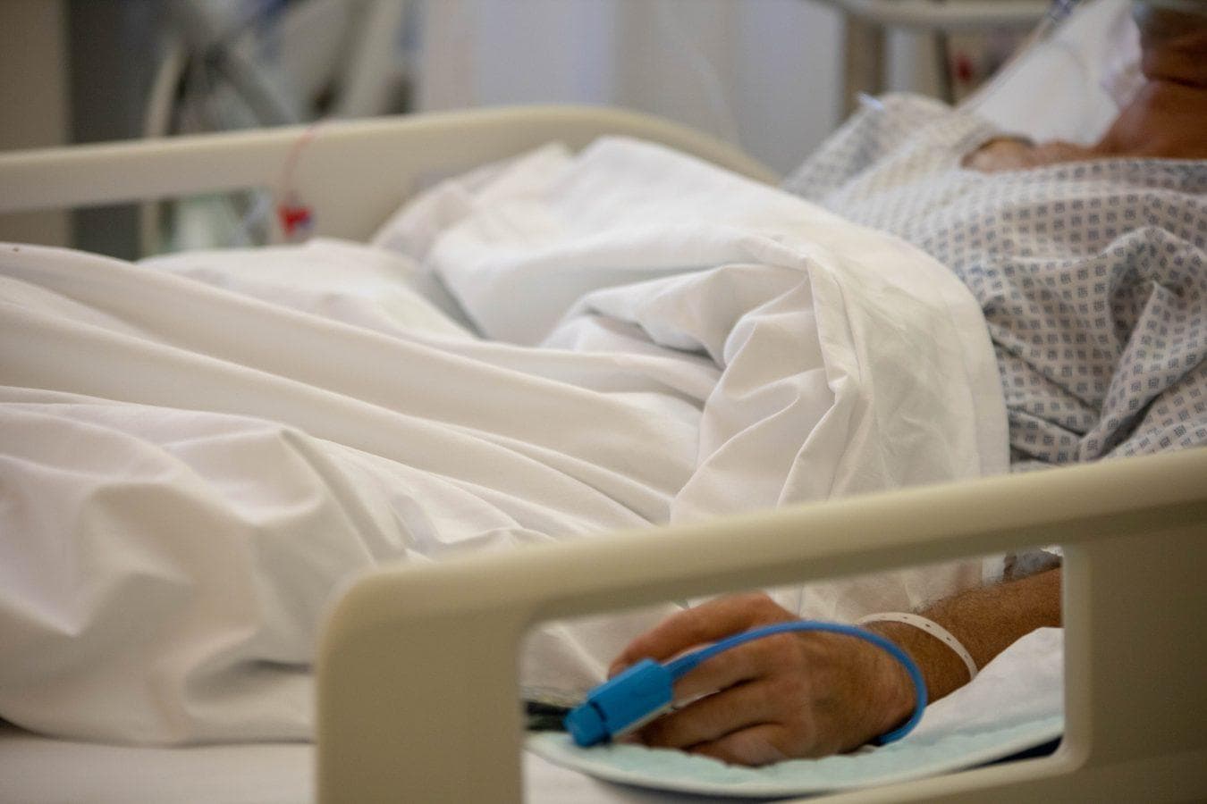 V razpravi o svetosti človeškega življenja in vprašanju evtanazije izpostavljali pomen paliativne oskrbe