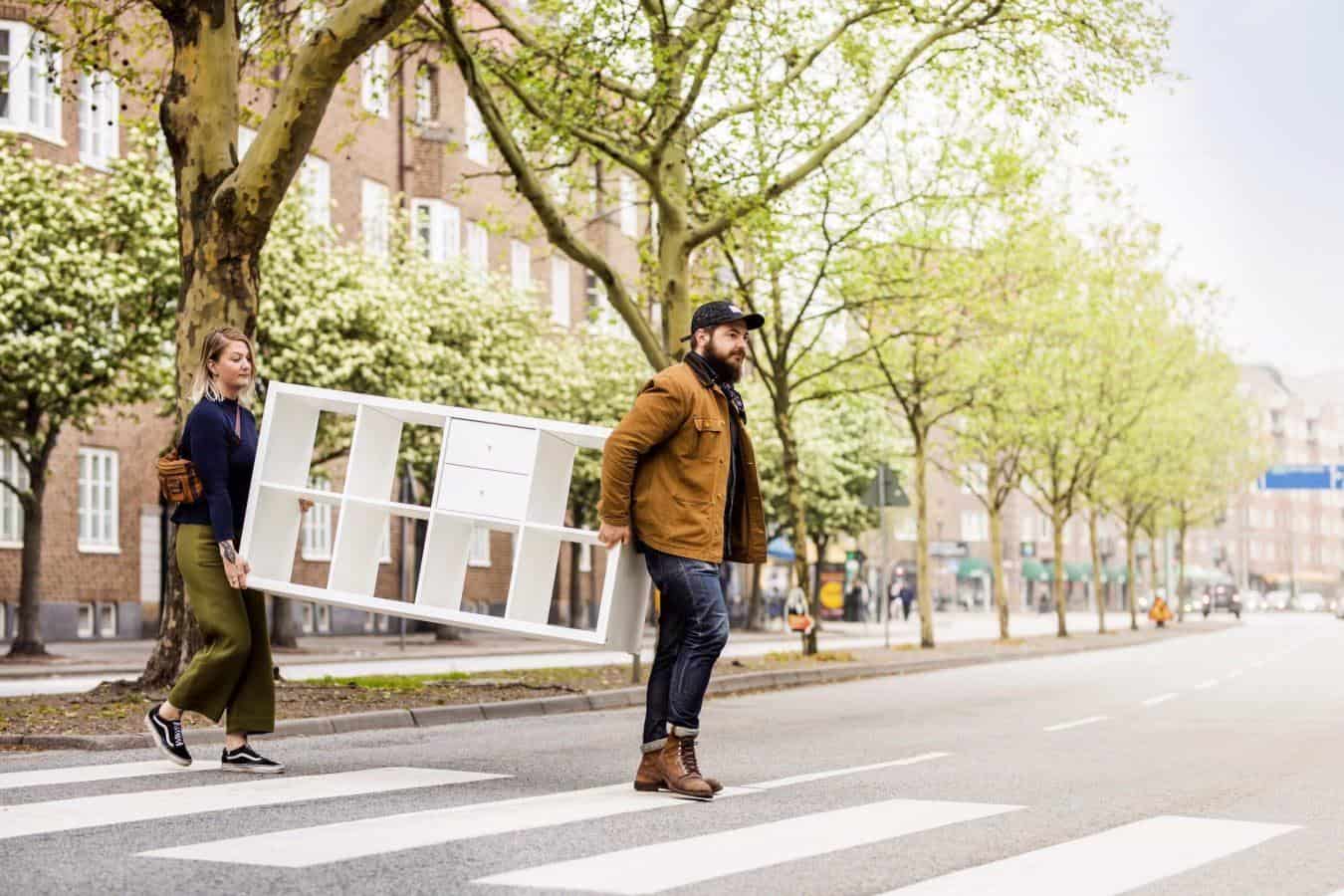 IKEA vabi svoje kupce, da vrnejo in odprodajo rabljeno IKEA pohištvo, v zameno zanj pa prejmejo darilno kartico