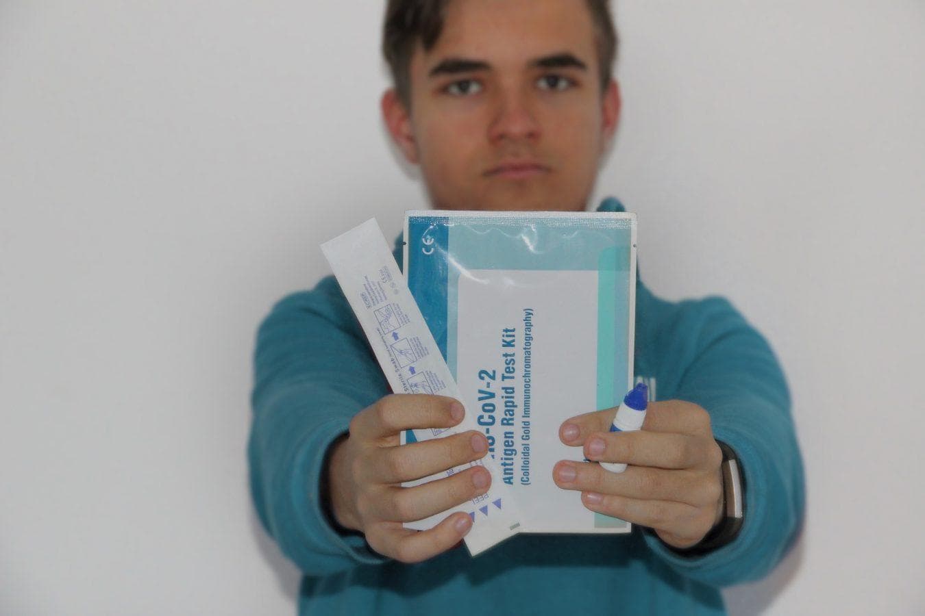 V torek naj bi potrdili več kot 11.000 novih okužb