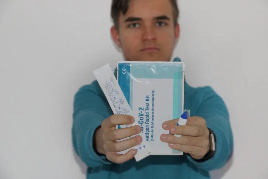 V torek naj bi potrdili več kot 11.000 novih okužb