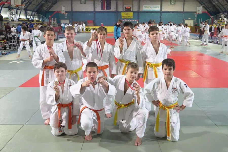 14 odličij za Korošce na Pokalu Bežigrada