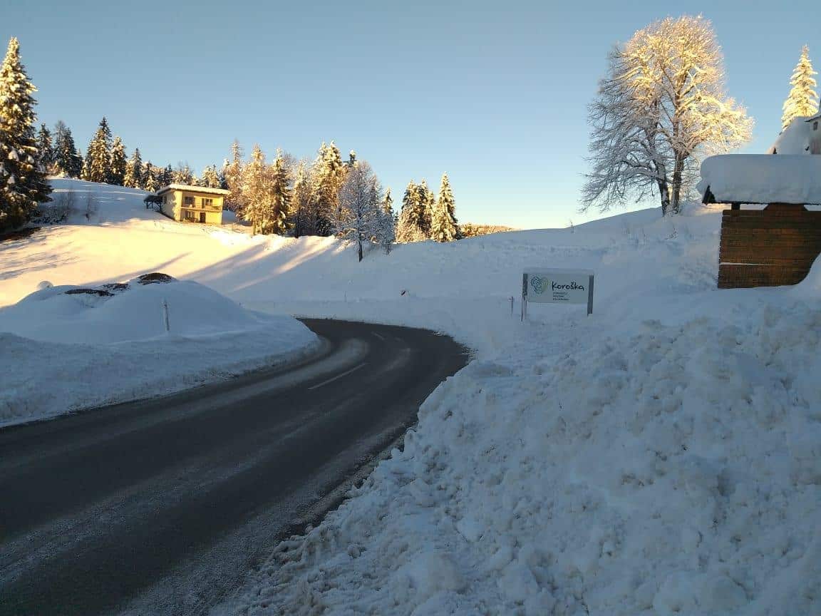 V sredo na Koroškem 385 novih okužb
