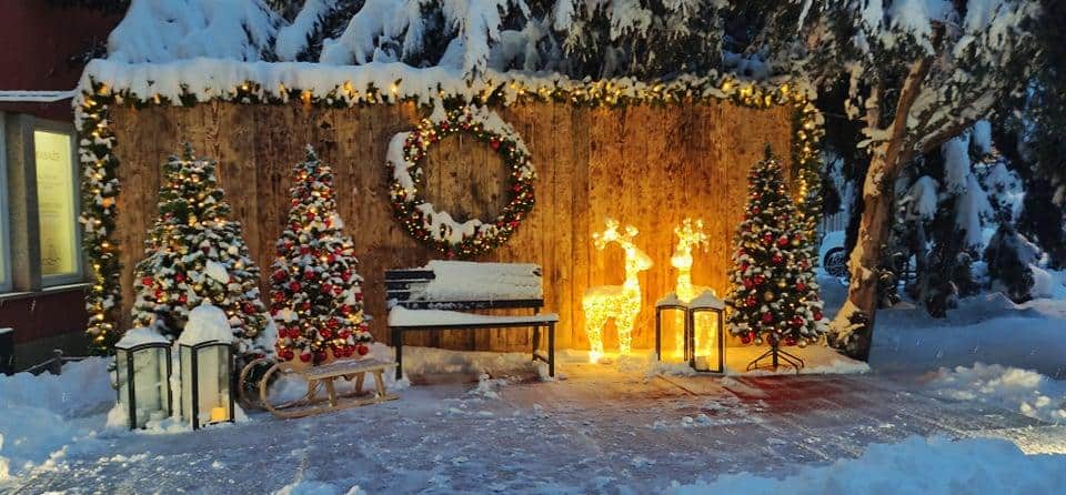 Novost na Ravnah: Praznični kotiček, namenjen tudi fotografiranju