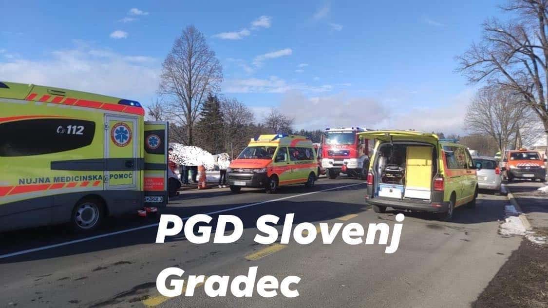 V trčenju dveh vozil poškodovani dve osebi. Prepeljali so ju v SB Slovenj Gradec