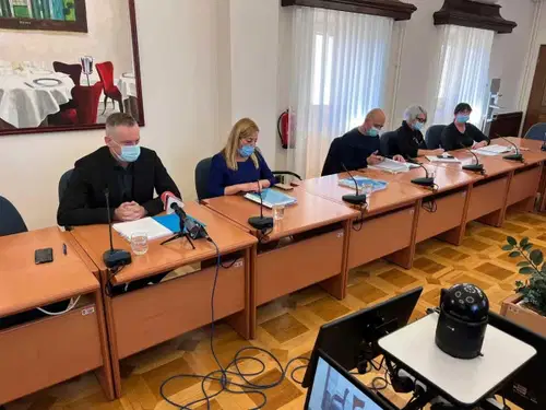 Posnetek: Tiskovna konferenca župana MO Slovenj Gradec Tilna Kluglerja