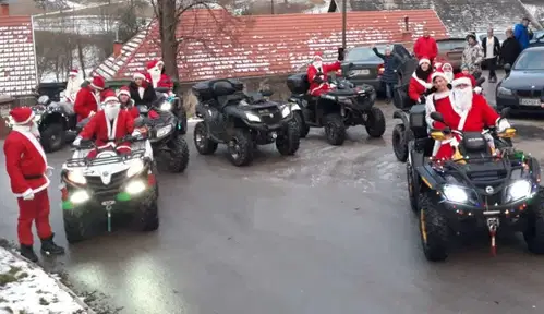 Božički na štirikolesnikih se bodo zapeljali po Mežiški dolini. Pričakate jih lahko tudi vi