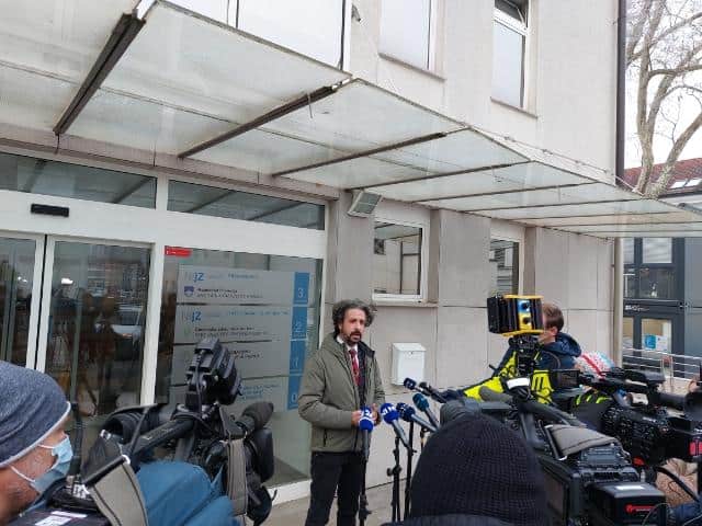 Strokovna skupina z ministrstvi popoldne o covidnih ukrepih. Fafangel predlaga spremembo glede karantene