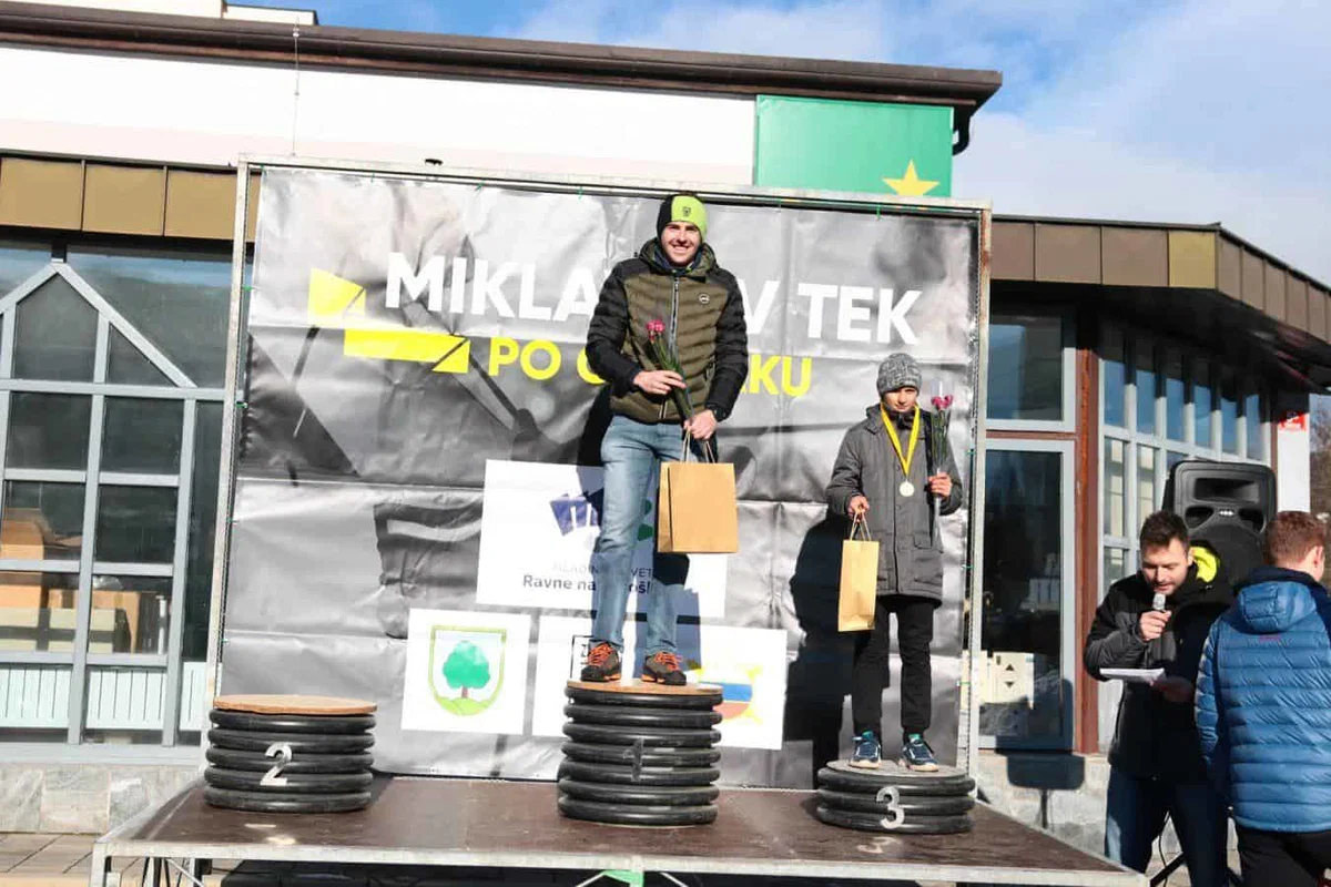 Letošnji tek po "CIK-CAKU" obiskal tudi Miklavž, absolutni zmagovalec je postal Lovro Knez
