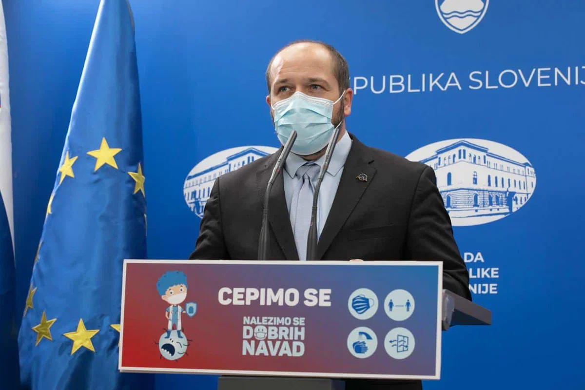 Poklukar: Pripravljeni moramo biti na vse, tudi na zapiranje družbe. Testi ne bodo večno financirani s strani države