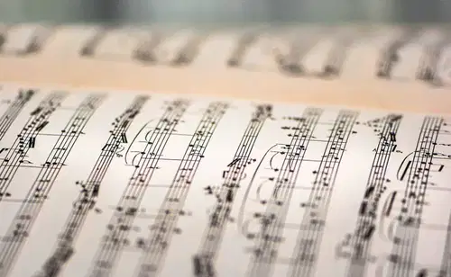 Letos si boste lahko tradicionalni koncert pihalnega orkestra Slovenj Gradec ogledali v spletnem prenosu