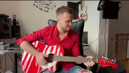 VIDEO: Luka Basi pokazal notranjost svoje hiše, poglejte si prijeten družinski dom