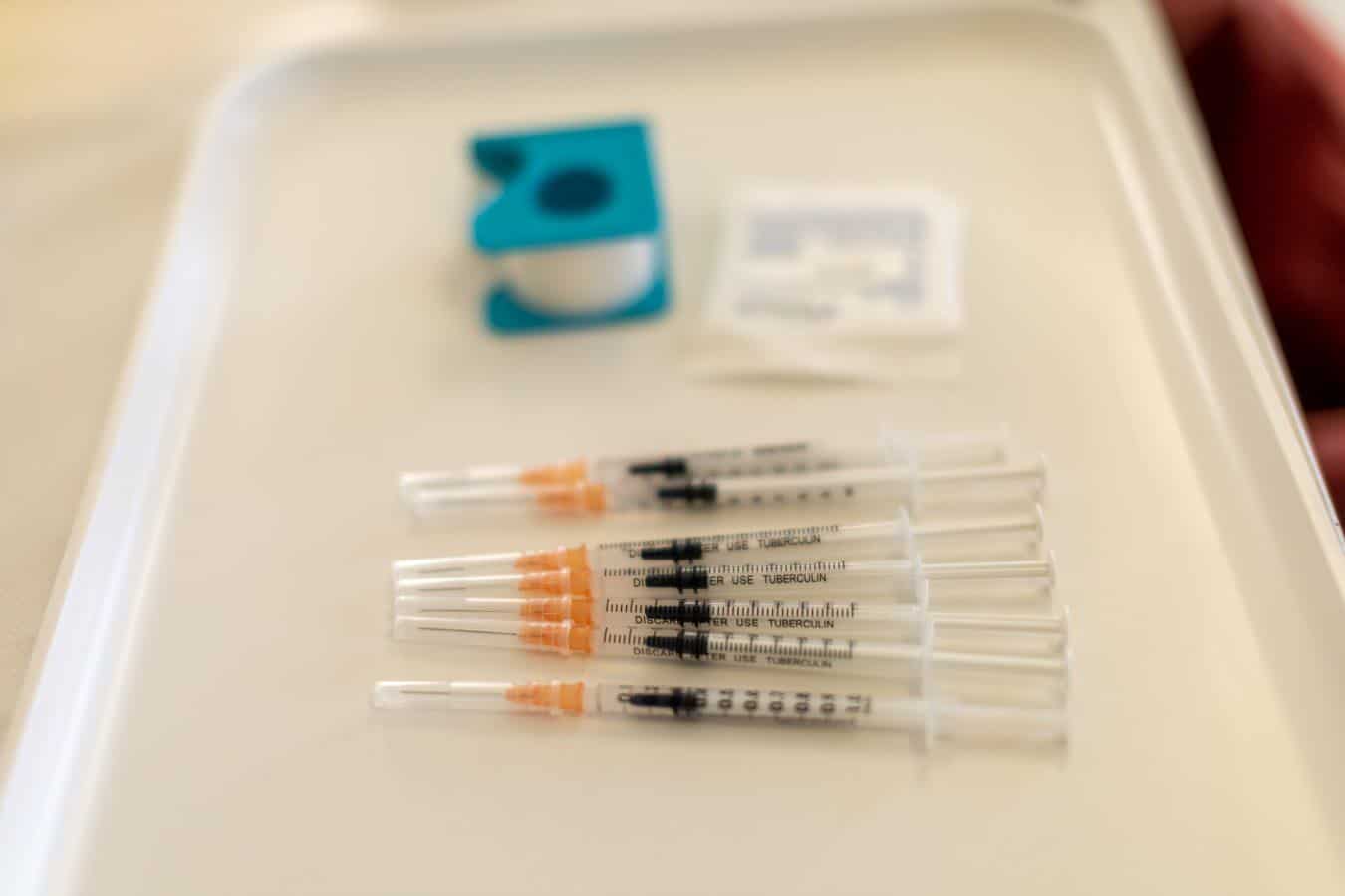 Avstrijska vlada potrdila obvezno cepljenje od februarja in visoke kazni