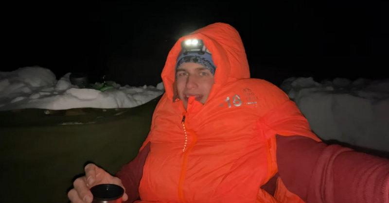 Vid za rojstni dan presenetil "bico", v zimskih razmerah bivakiral na Uršlji gori in se okopal v Šumcu (VIDEO in FOTO)