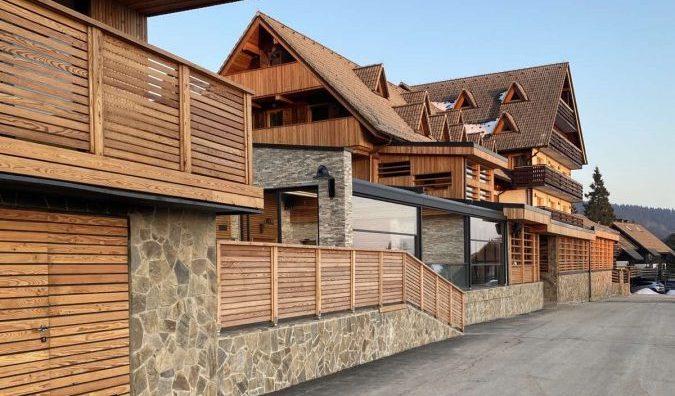 Valentinovo razvajanje na Kopah: Preživite večer ob vrhunski kulinariki in zvokih dalmatinske klape Aenona