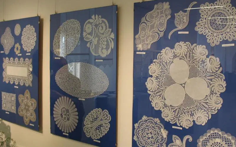 Ob 20. obletnici sekcije Lipa Ravne bodo klekljarice predstavile svoje izdelke