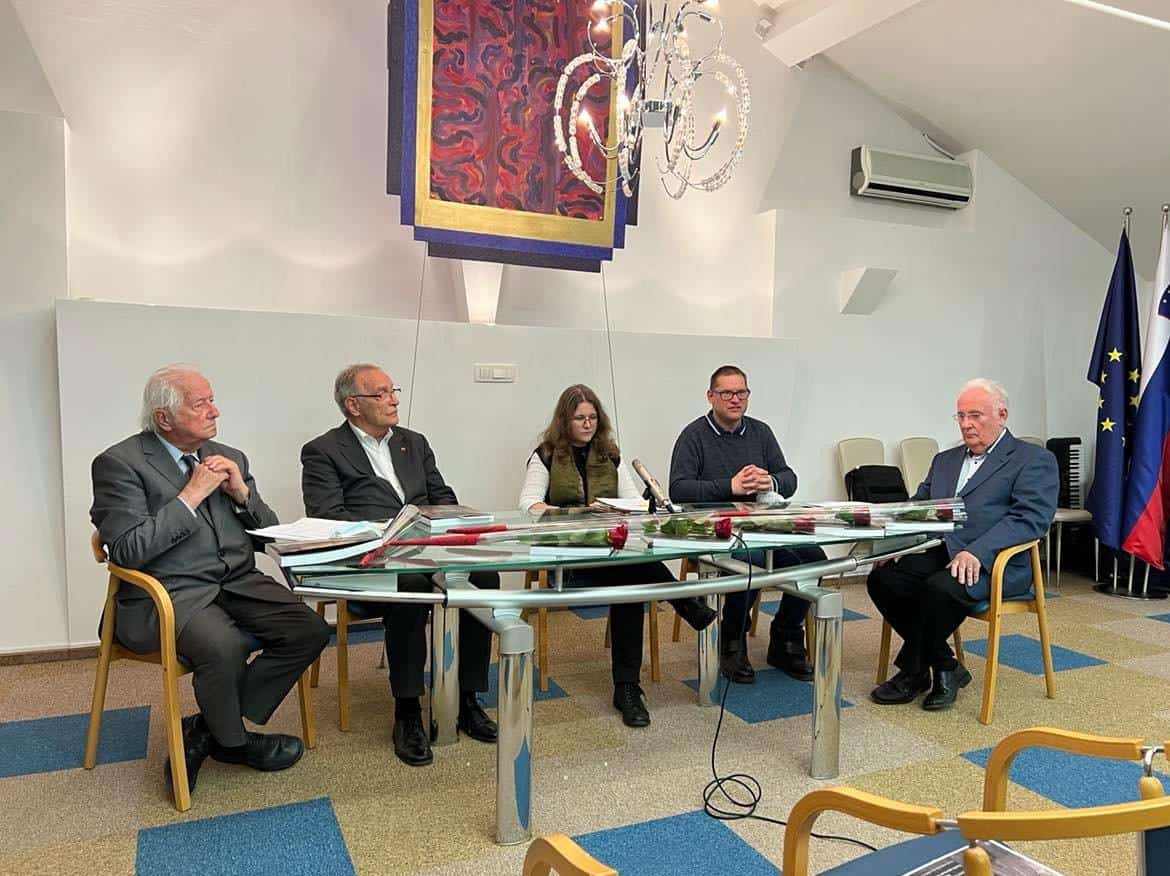 Kulturno društvo Mohorjan 30-letnico samostojne države obeležilo z zbornikom Slovenec sem