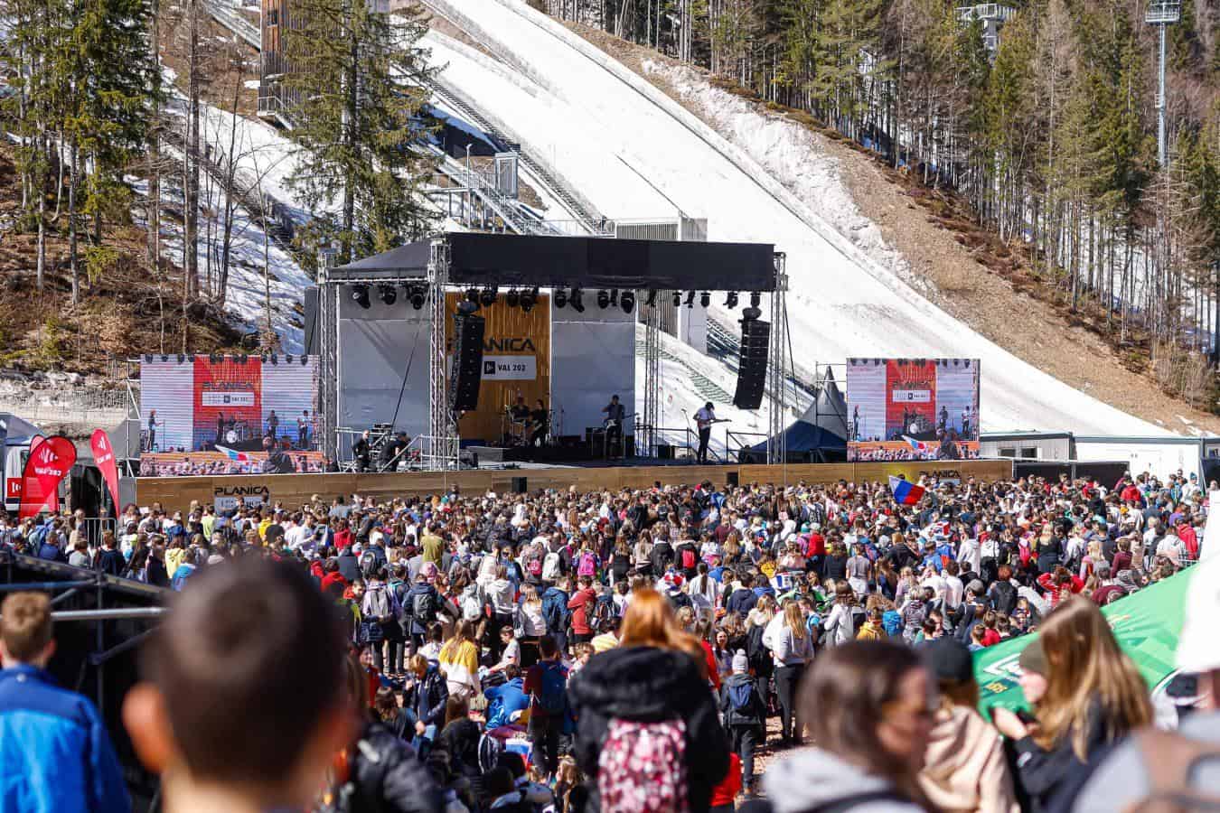 Za junake zime navijali otroci iz vse Slovenije, tudi iz koroških šol (FOTO)