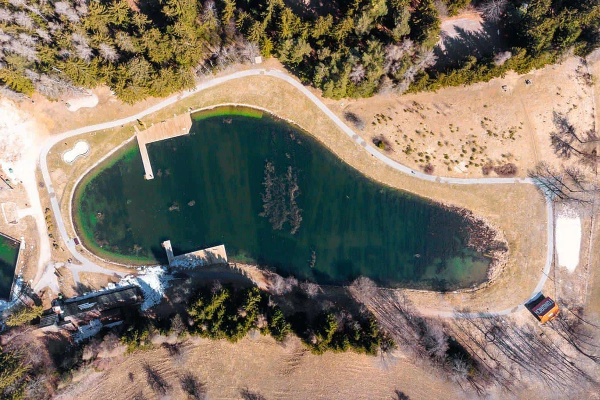 Na Ivarčkem jezeru za letošnjo sezono pripravili več kot 40 dogodkov in razširili gostinsko ponudbo
