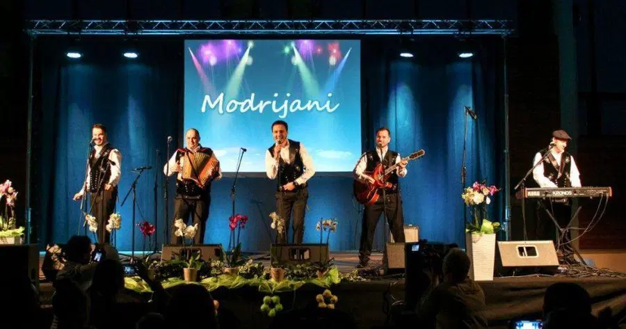 V Mislinjo prihajajo Modrijani