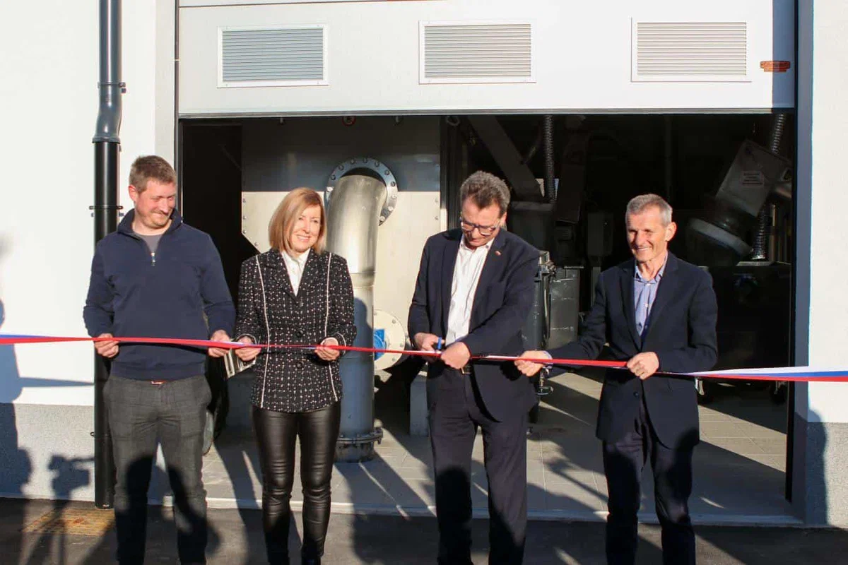 Ob prisotnosti ministra Černača na Prevaljah v uporabo predali čistilno napravo. Minister obiskal tudi Vuzenico (FOTO)